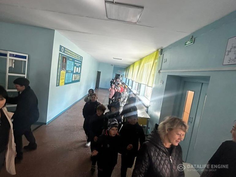 Плана гражданской обороны школы прошла эвакуация школы