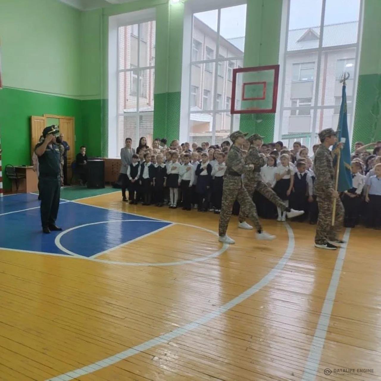 В КГУ"ШЦДО№19" в рамках празднования праздника 21 октября былы проведена торжественная линейка, посвященная Дню Республики.